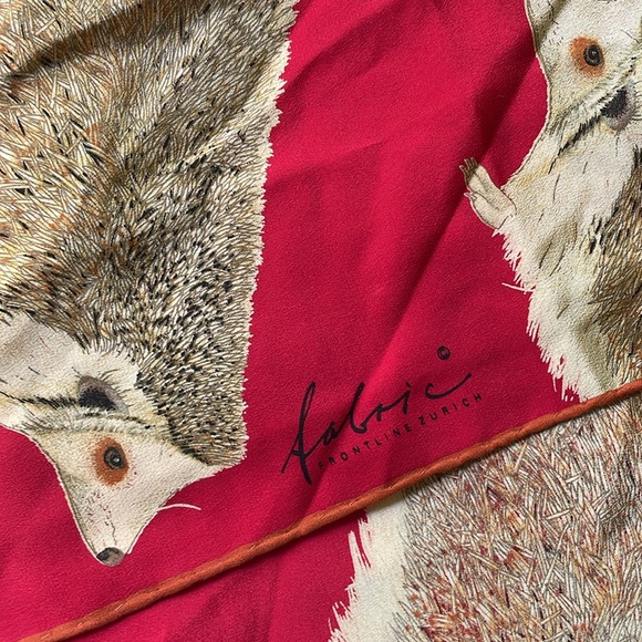 Frontline Zurich silk hedgehog parade scarf - Picture 3 of 6